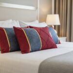 رو بالشی یلدایی قرمز و آبی نوار دار شیک مجلسی