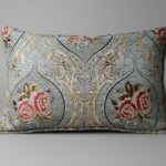 روبالشی زردار مخمل مبلی