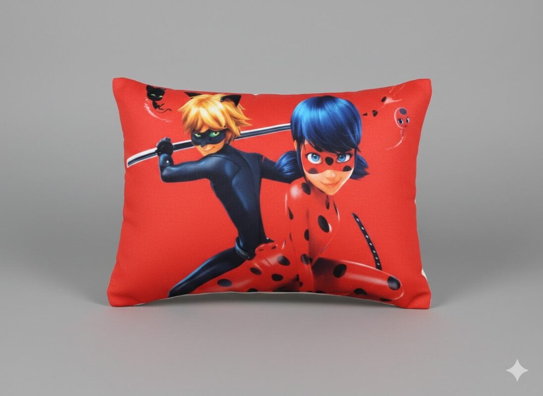 روبالشی دختر کفشدوزکی قرمز