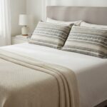 روبالشی سوپر لوکس مخمل مبلی جهیزیه و عروس طوسی کرم طرح بوهم