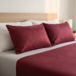 رو بالشی مخمل نرم مناسب عروس و جهیزیه بسیار نرم مناسب خواب اناری قرمز